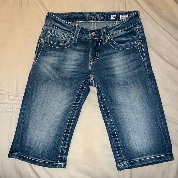 Bermuda Miss Me Shorts - Picture 3 of 4